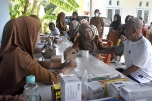 Pelayanan-Cek-Kesehatan-Gratis-2-300x200-1